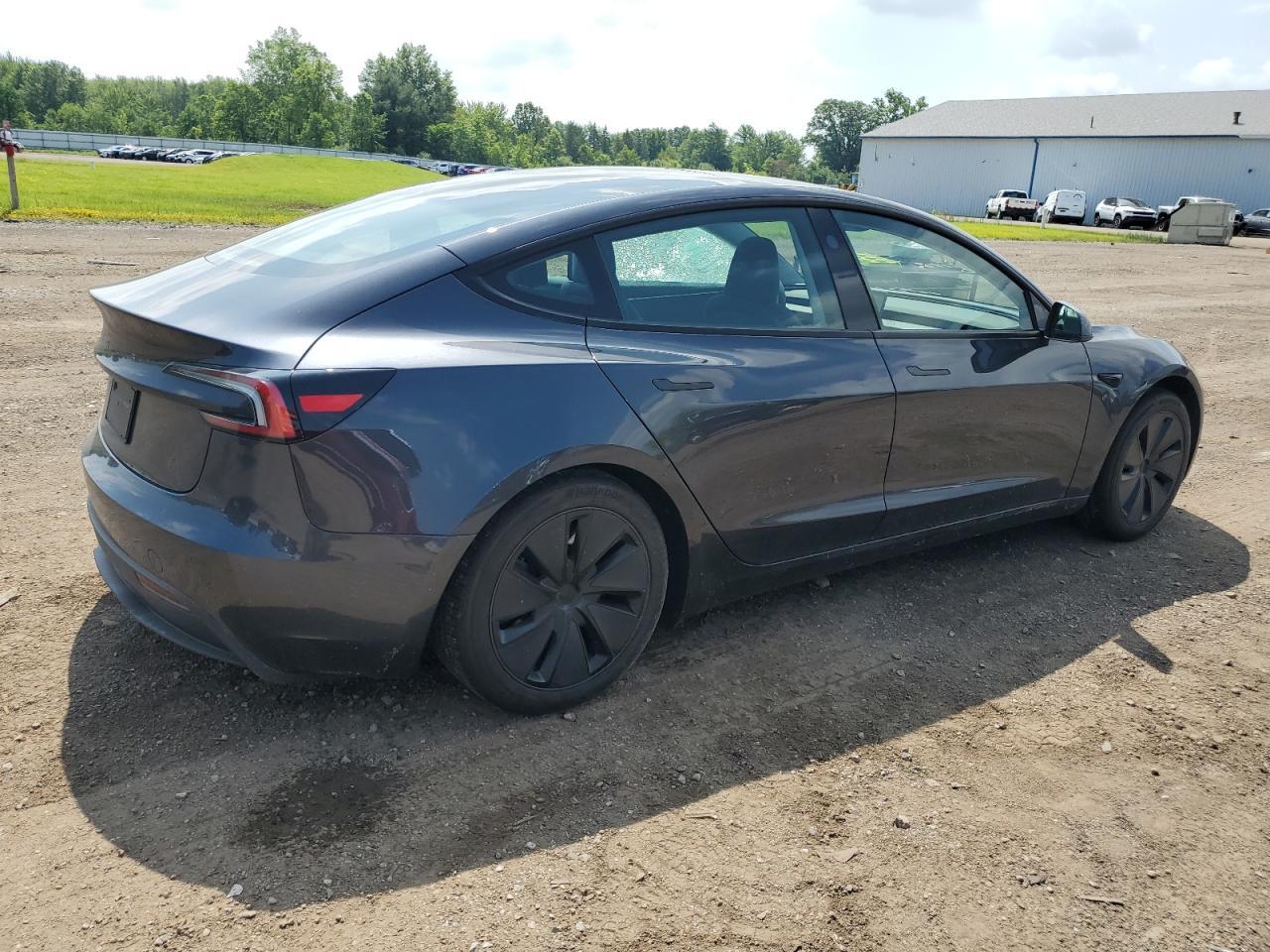 2024 Tesla Model 3 - Фото 3