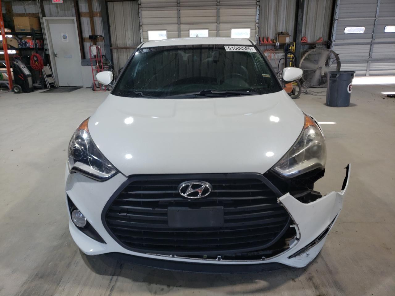 2016 Hyundai Veloster Turbo - Image 5