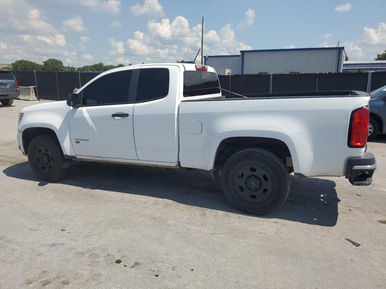 2016 Chevrolet Colorado - Фото 2