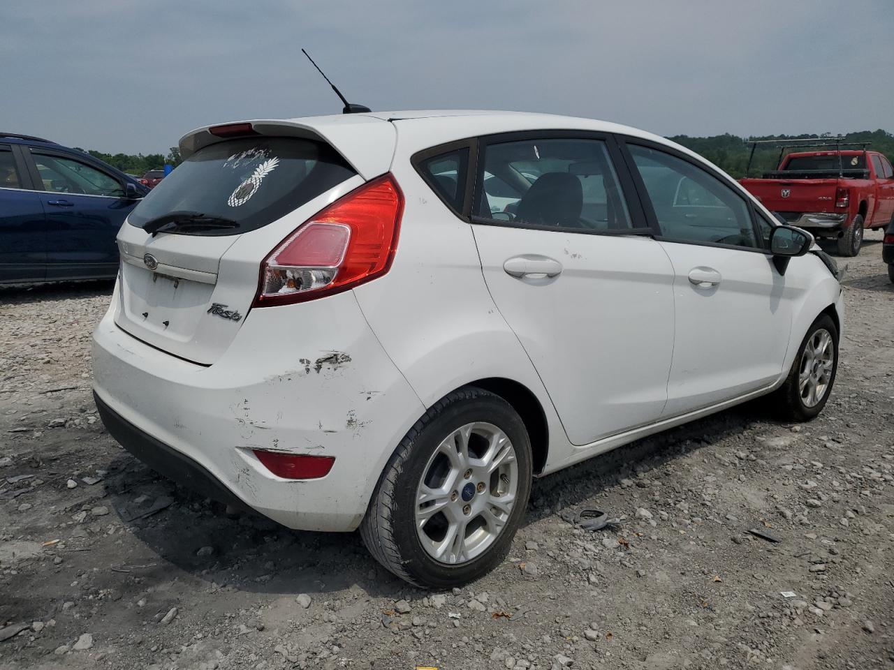 2014 Ford Fiesta Se - Фото 3
