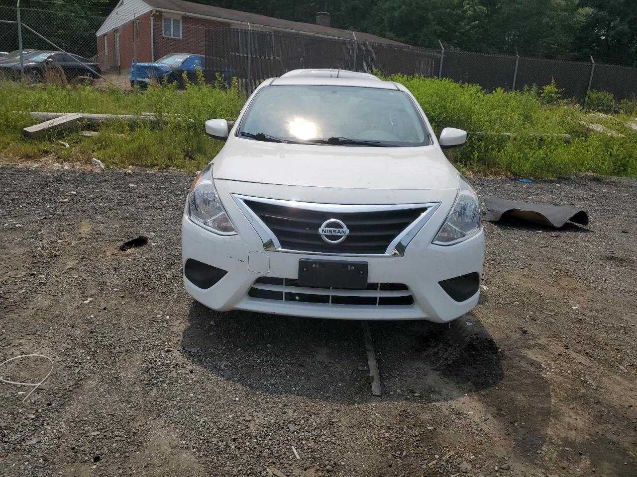 2018 Nissan Versa S - Фото 5