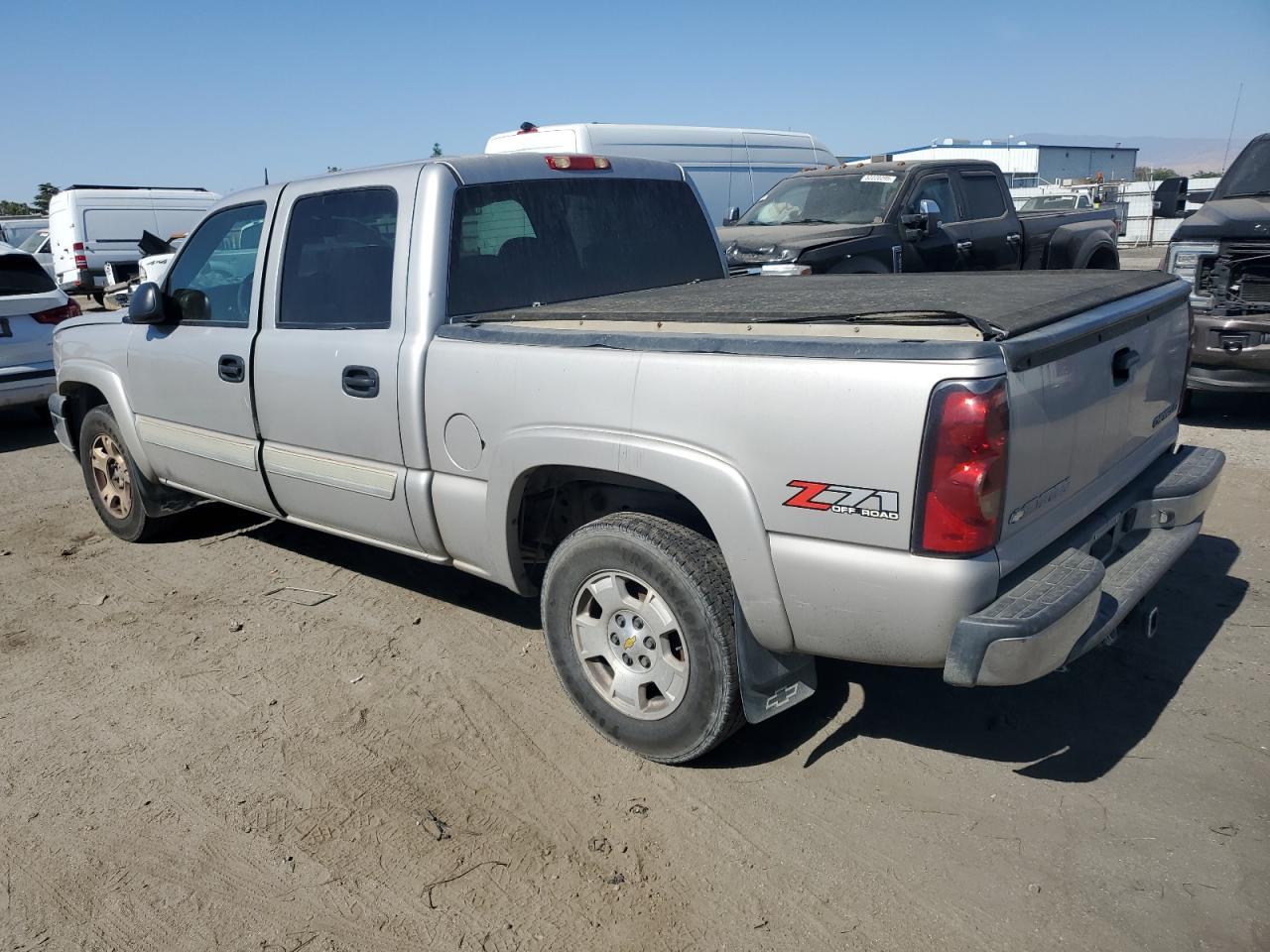 2005 Chevrolet Silverado K1500 - Фото 2