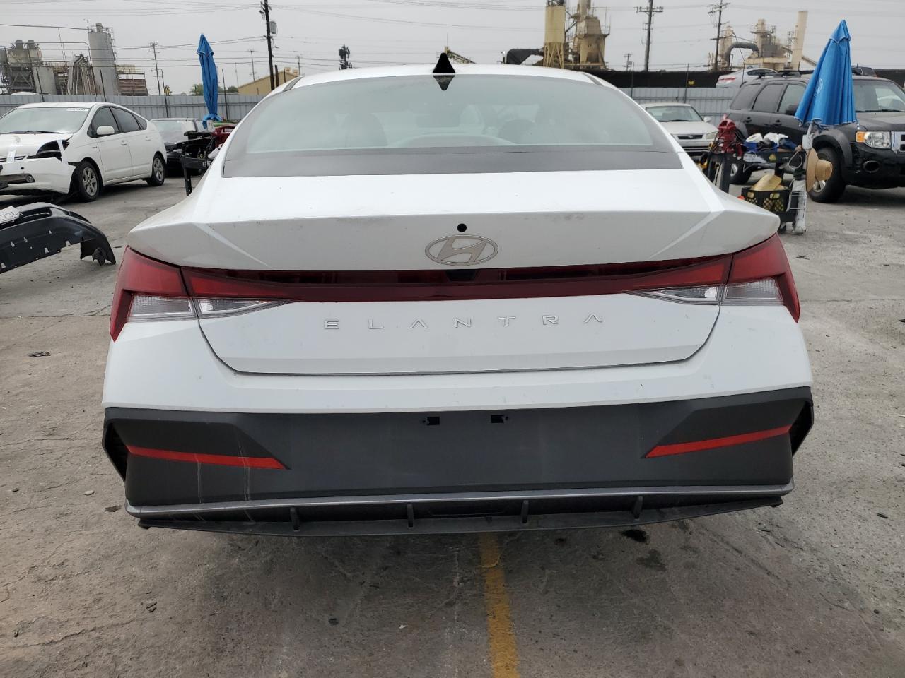 2024 Hyundai Elantra Se - Image 6