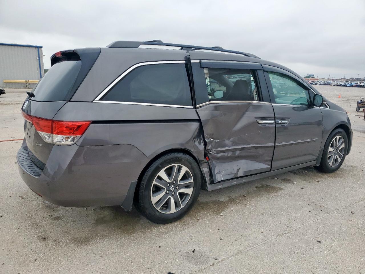 2015 Honda Odyssey Touring - Фото 3