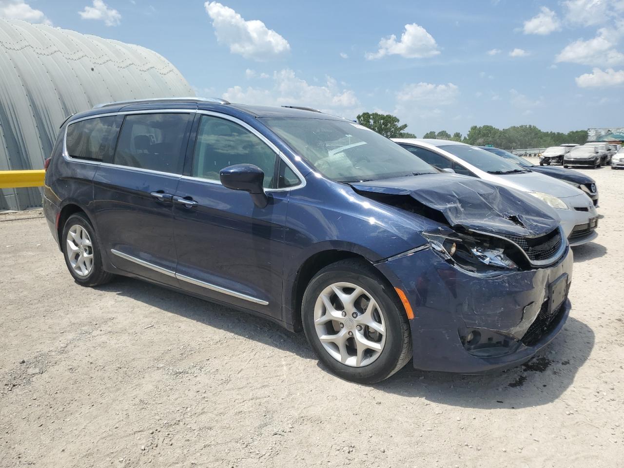 2018 Chrysler Pacifica Touring L Plus - Фото 4
