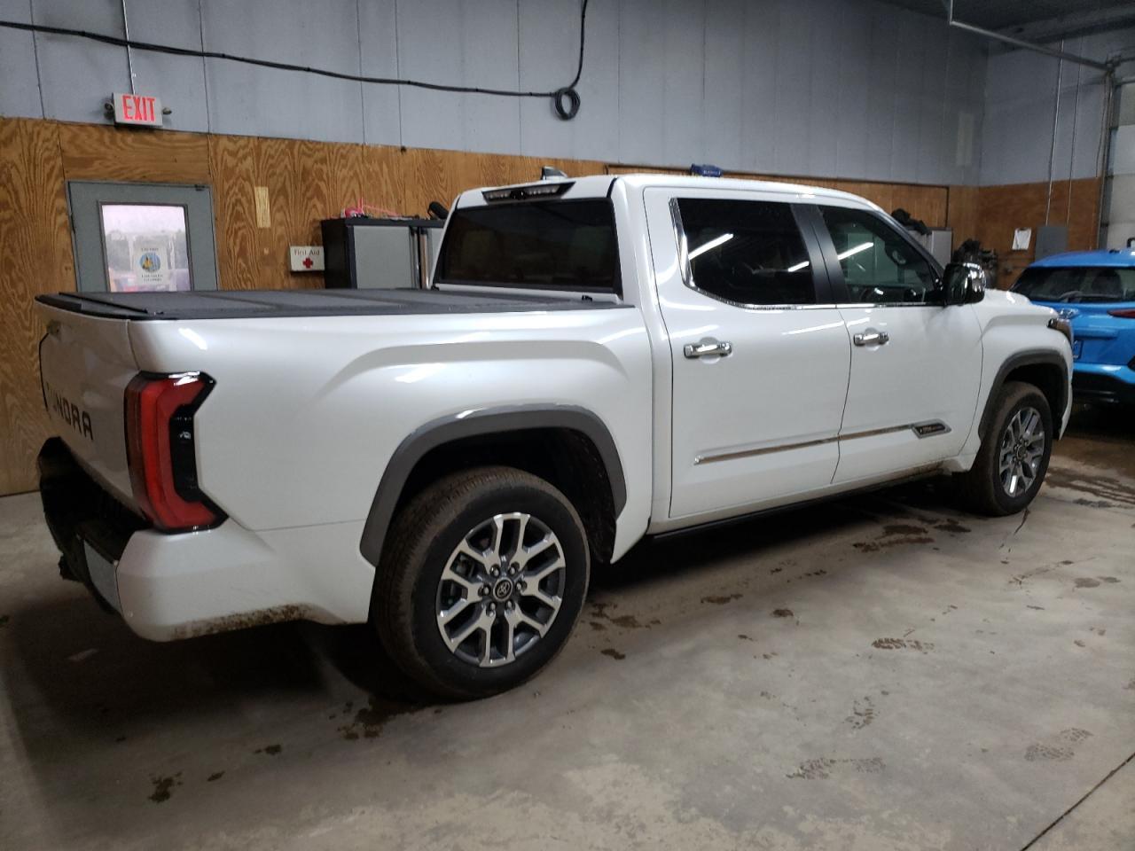 2024 Toyota Tundra Crewmax Platinum - Image 3