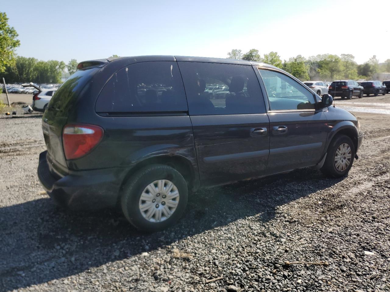 2006 Chrysler Town & Country - Image 3