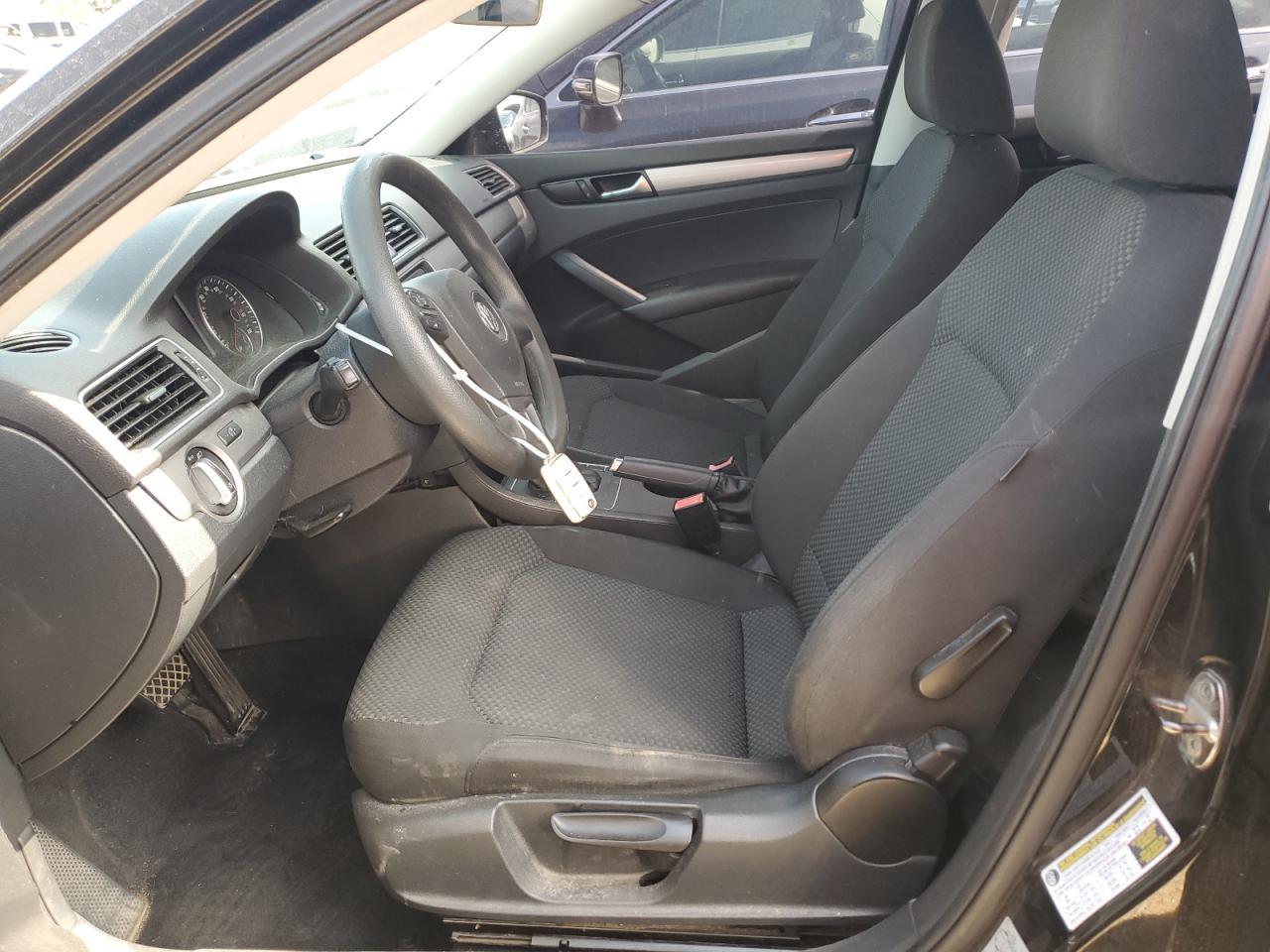 2012 Volkswagen Passat S - Фото 7