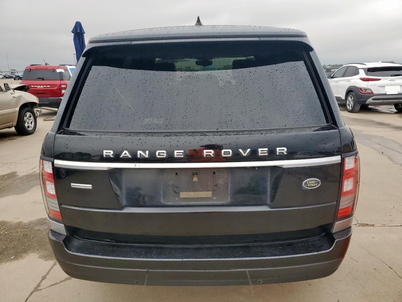 2017 Land Rover Range Rover Supercharged - Image 6