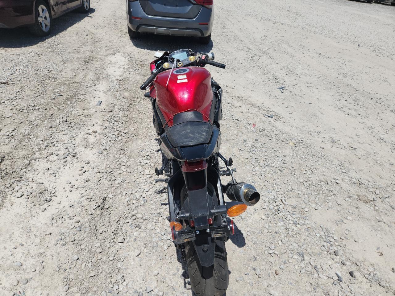 2025 Suzuki Gsx-R1000 - Фото 6