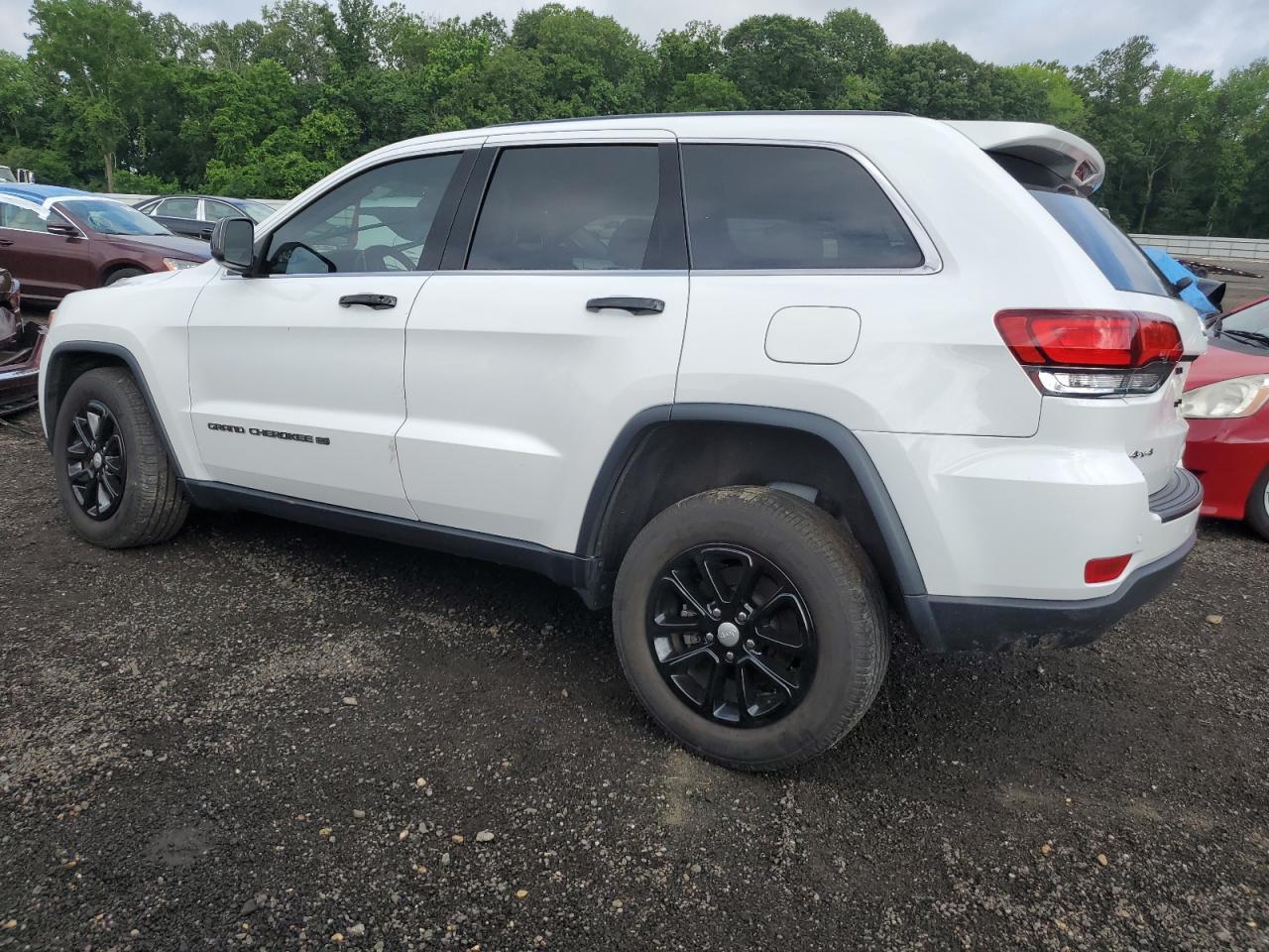 2022 Jeep Grand Cherokee Laredo E - Image 2