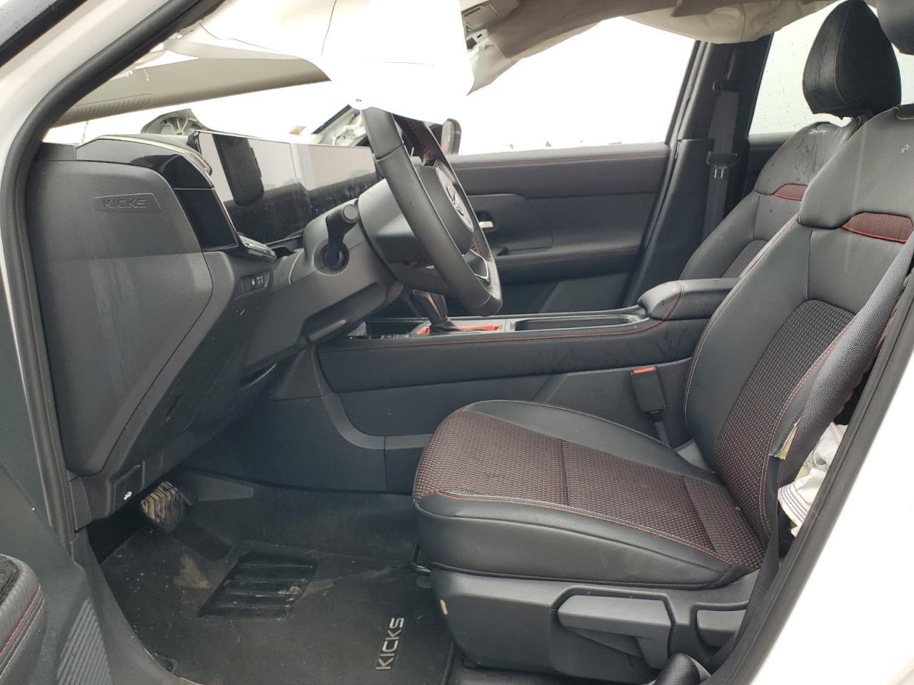 2025 Nissan Kicks Sr - Image 7