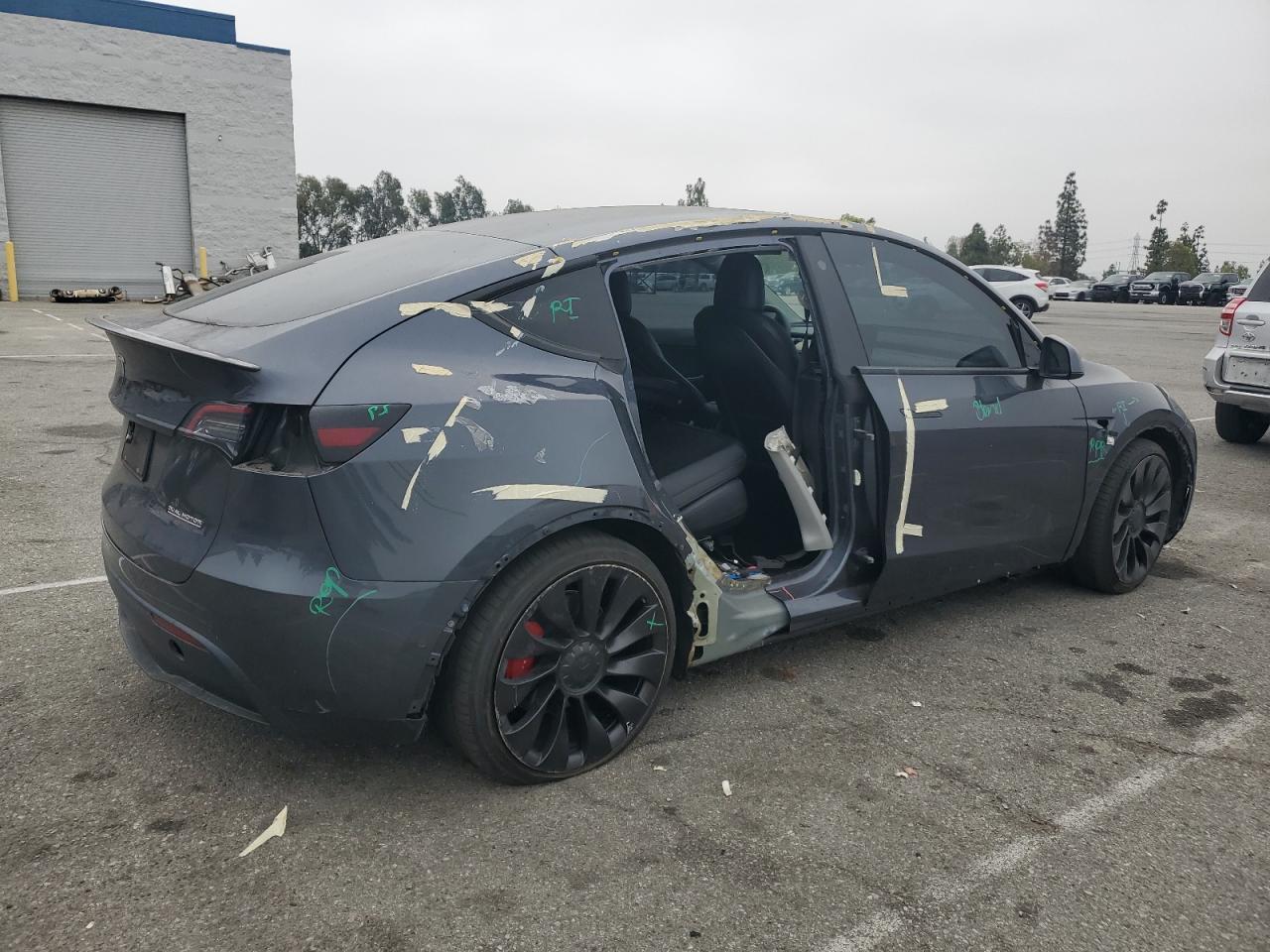 2022 Tesla Model Y - Image 3