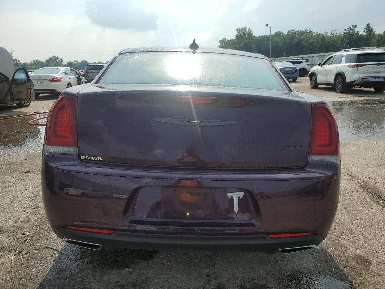 2021 Chrysler 300 Touring - Image 6