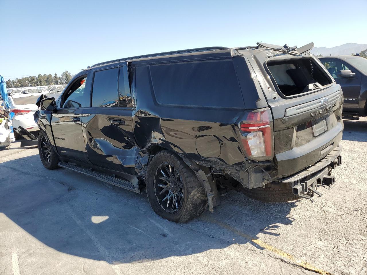 2022 Chevrolet Suburban K1500 Z71 - Image 2