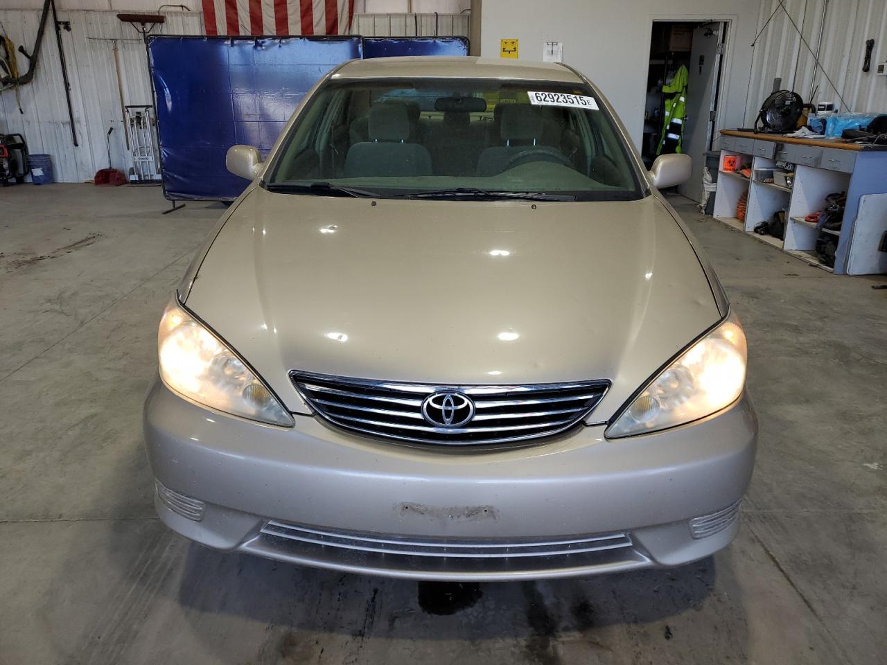 2005 Toyota Camry Le - Фото 5