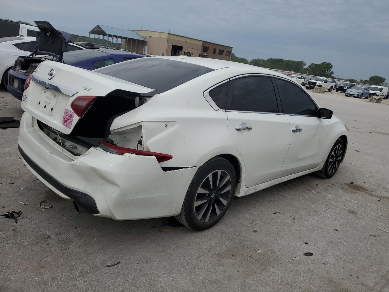 2018 Nissan Altima 2.5 - Image 3