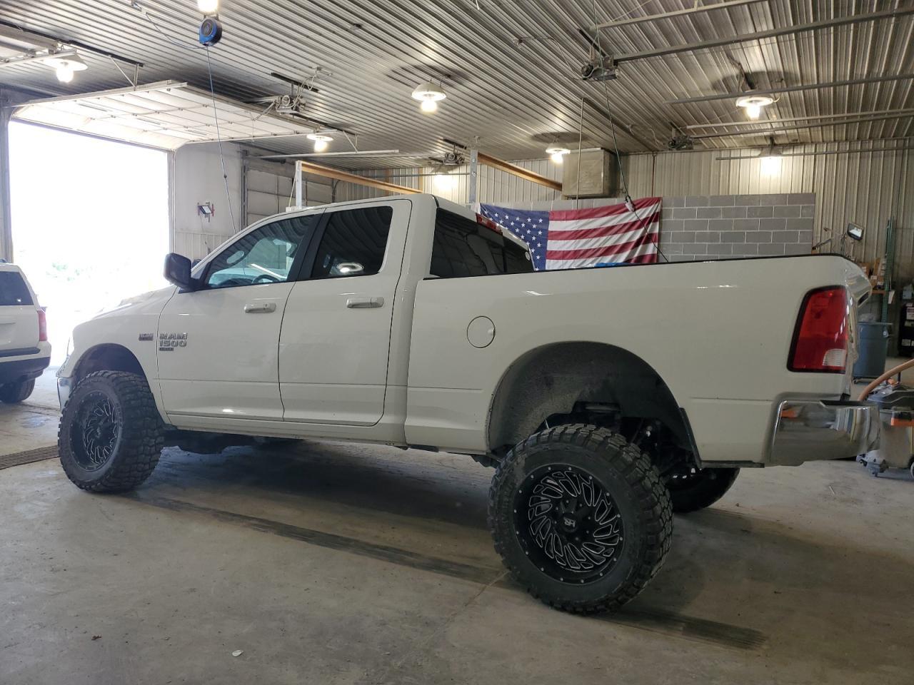 2019 Ram 1500 Classic Slt - Фото 2
