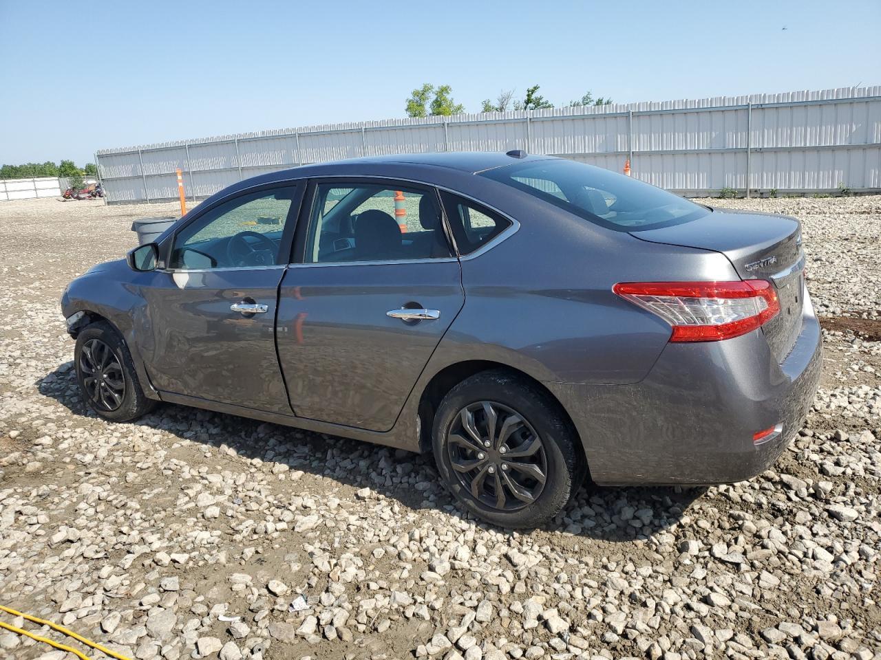 2015 Nissan Sentra S - Фото 2