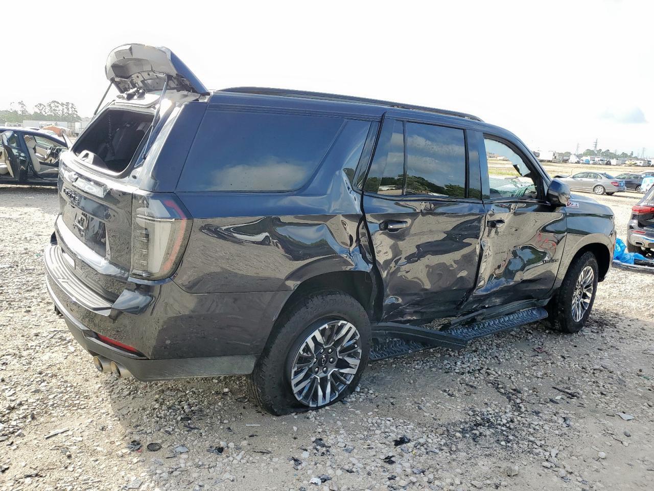 2025 Chevrolet Tahoe K1500 Z71 - Фото 3