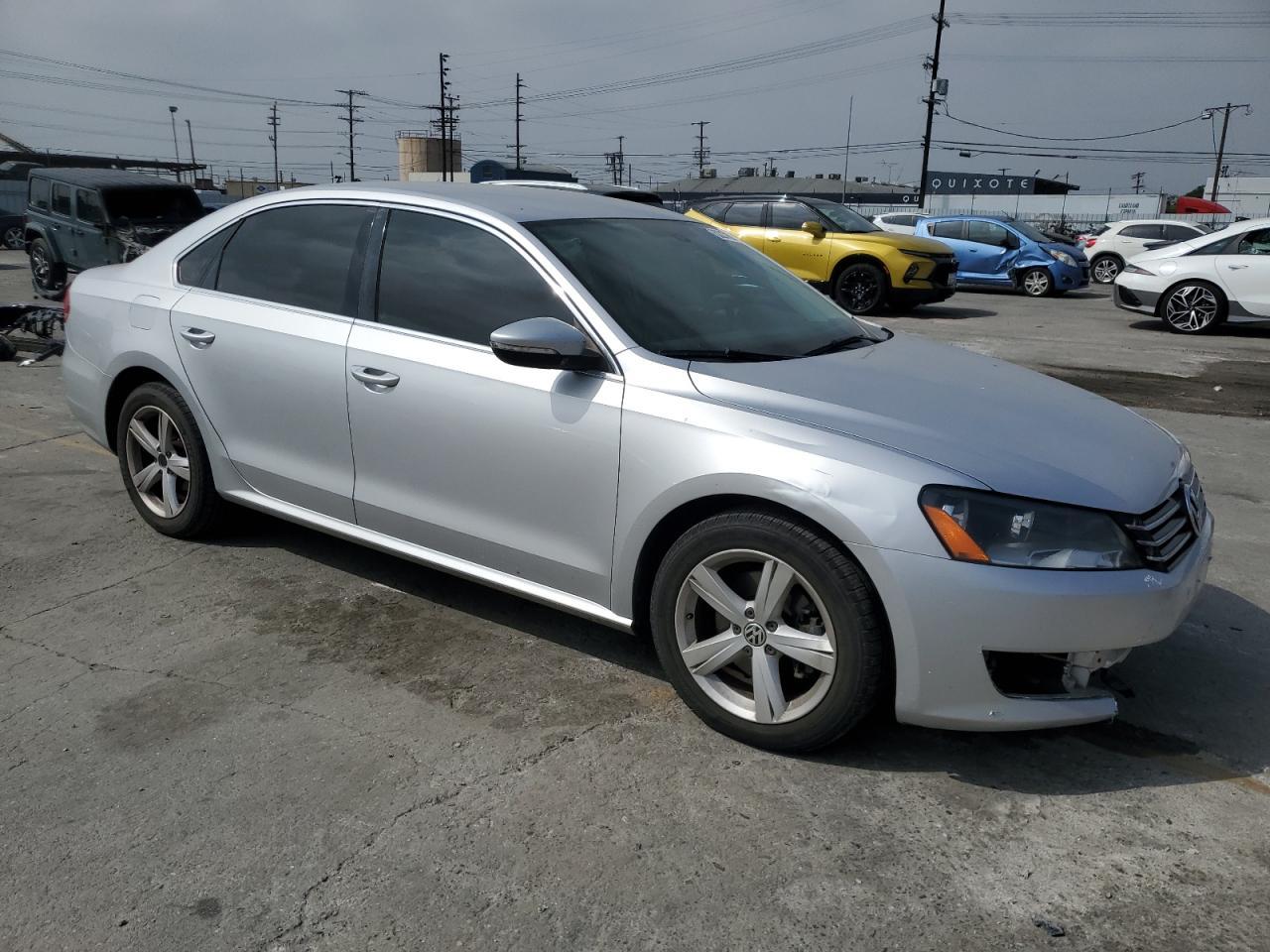 2012 Volkswagen Passat Se - Image 4