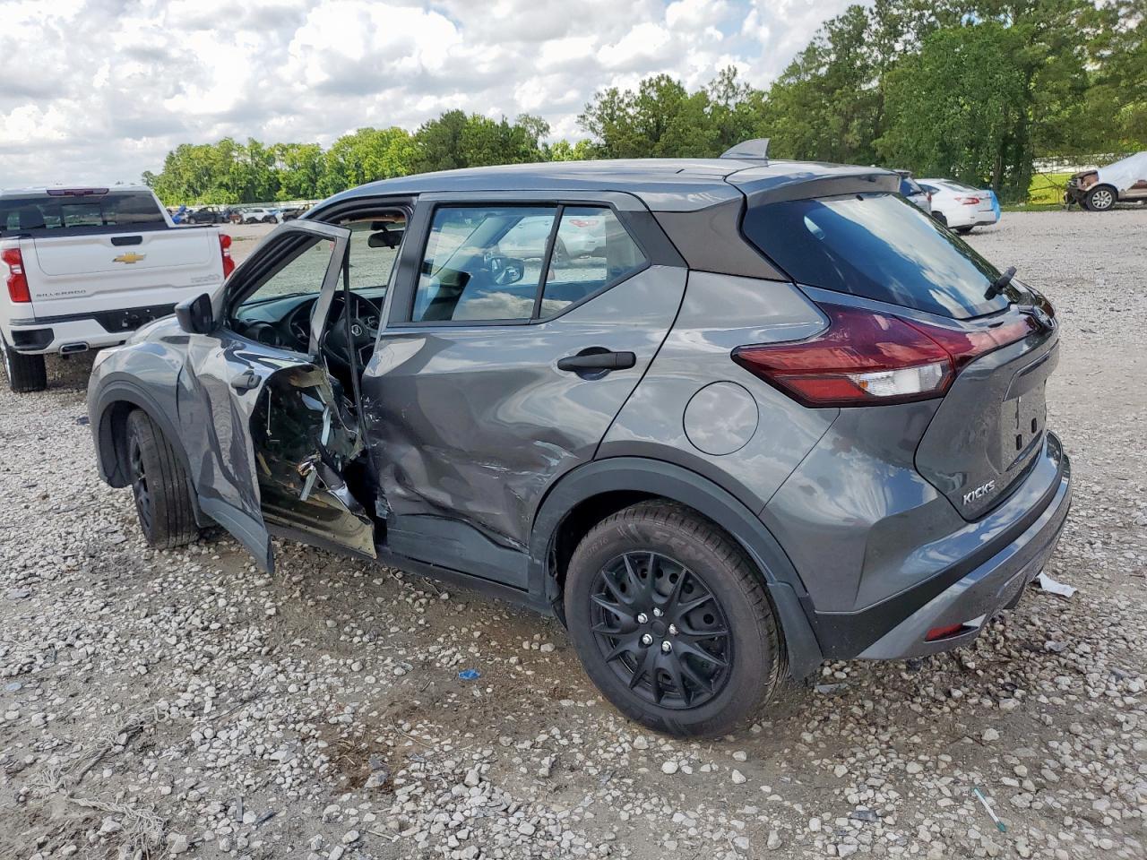 2022 Nissan Kicks S - Фото 2