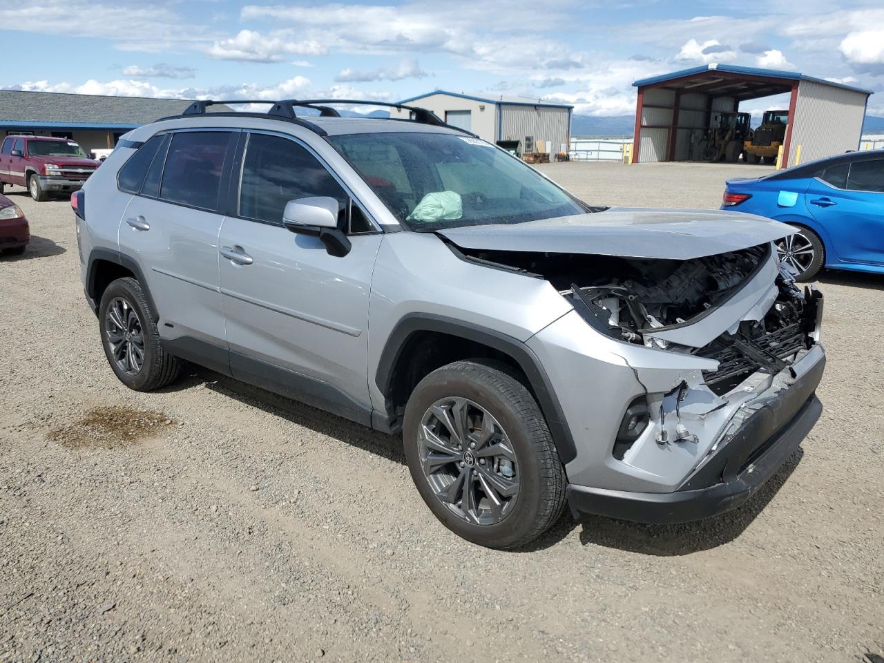 2024 Toyota Rav4 Xle Premium - Image 4