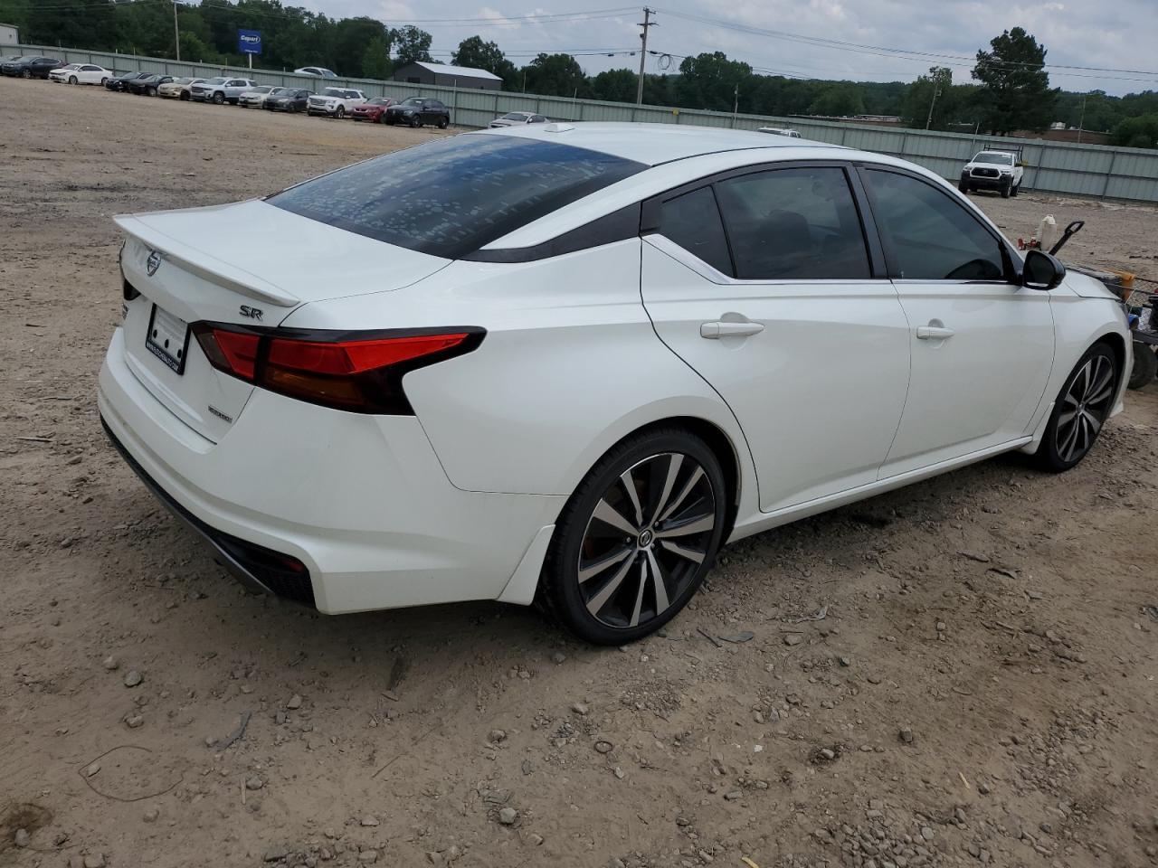 2019 Nissan Altima Sr - Фото 3