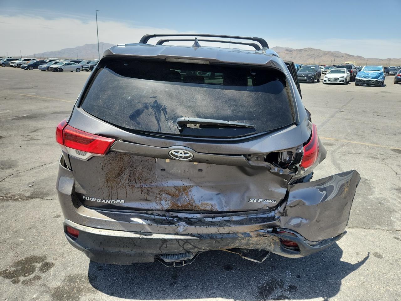 2018 Toyota Highlander Se - Фото 6