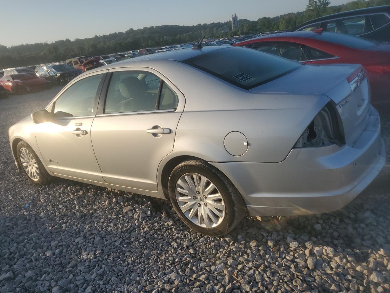 2010 Ford Fusion Hybrid - Image 2