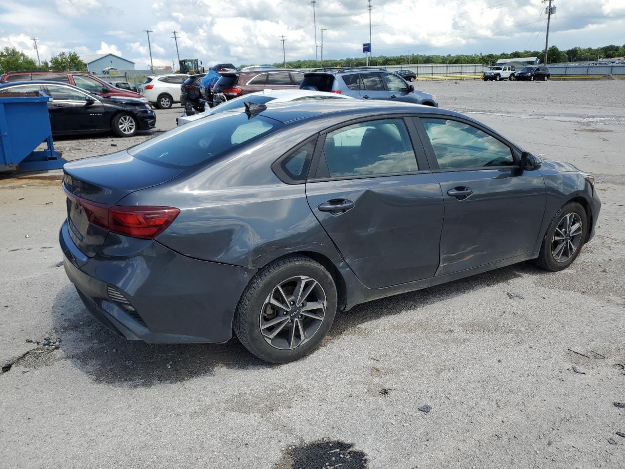 2022 Kia Forte Fe - Фото 3