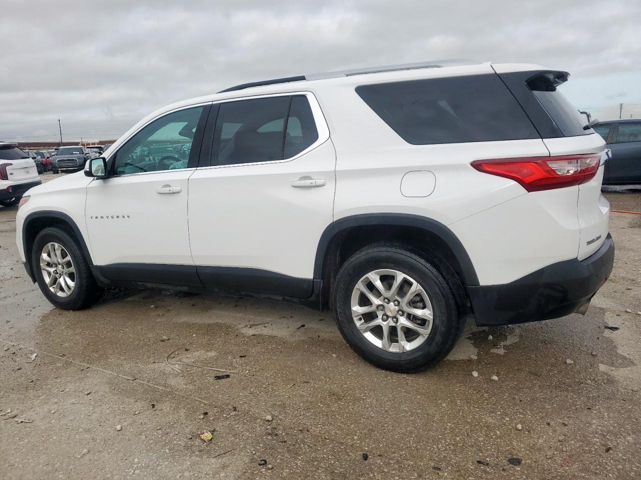 2018 Chevrolet Traverse Lt - Фото 2