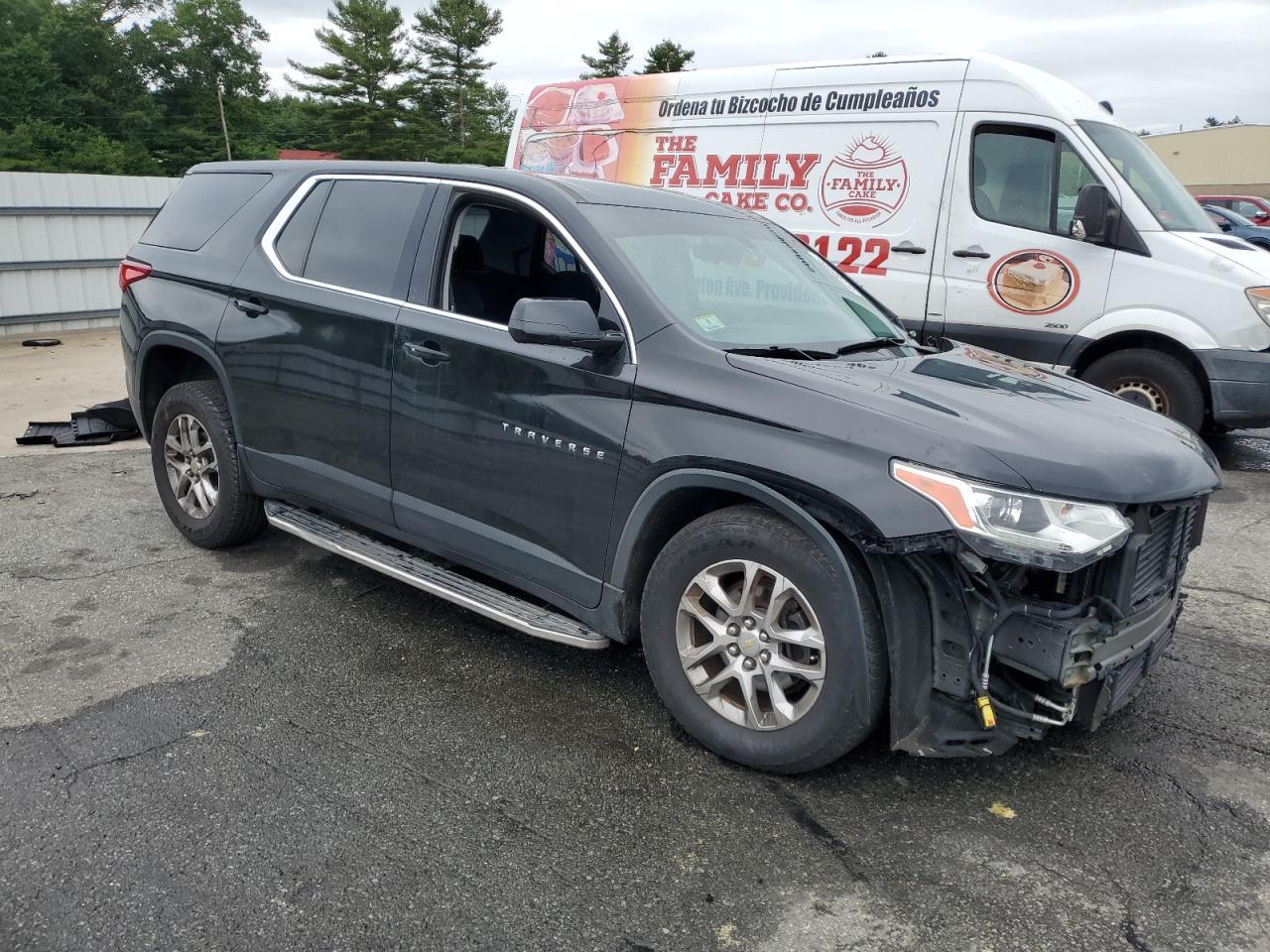 2018 Chevrolet Traverse Ls - Фото 4