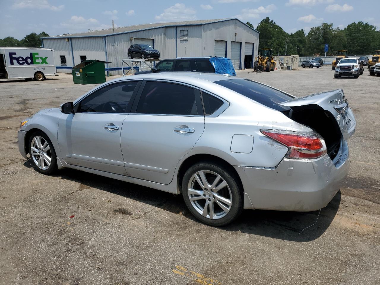 2015 Nissan Altima 3.5S - Фото 2