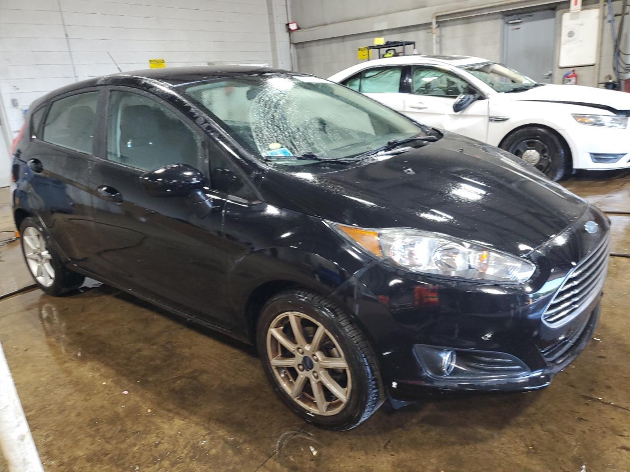 2019 Ford Fiesta Se - Image 4