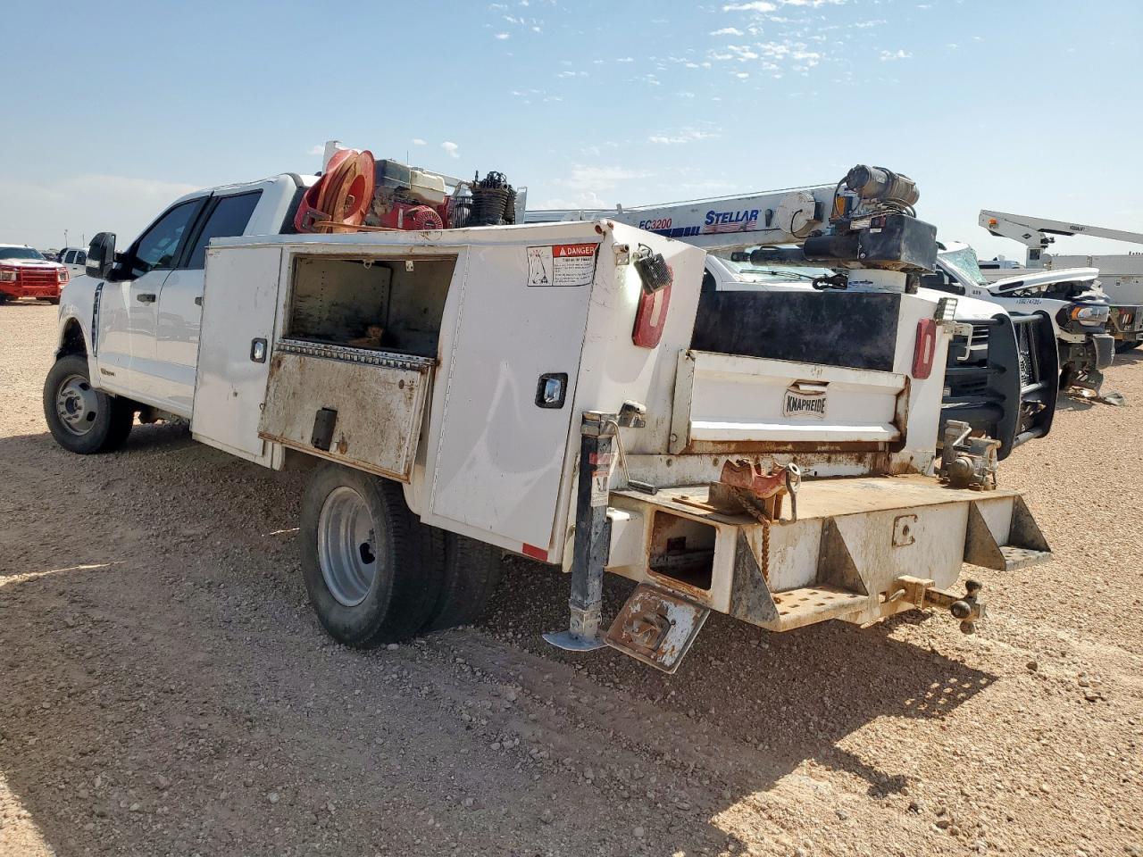 2023 Ford F350 Super Duty - Фото 2