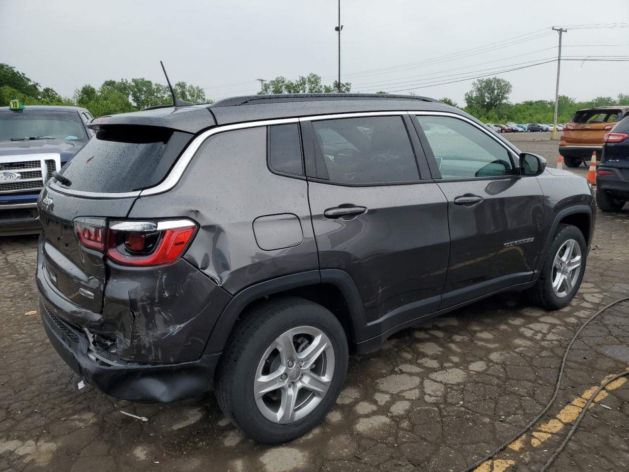 2023 Jeep Compass Latitude - Фото 3