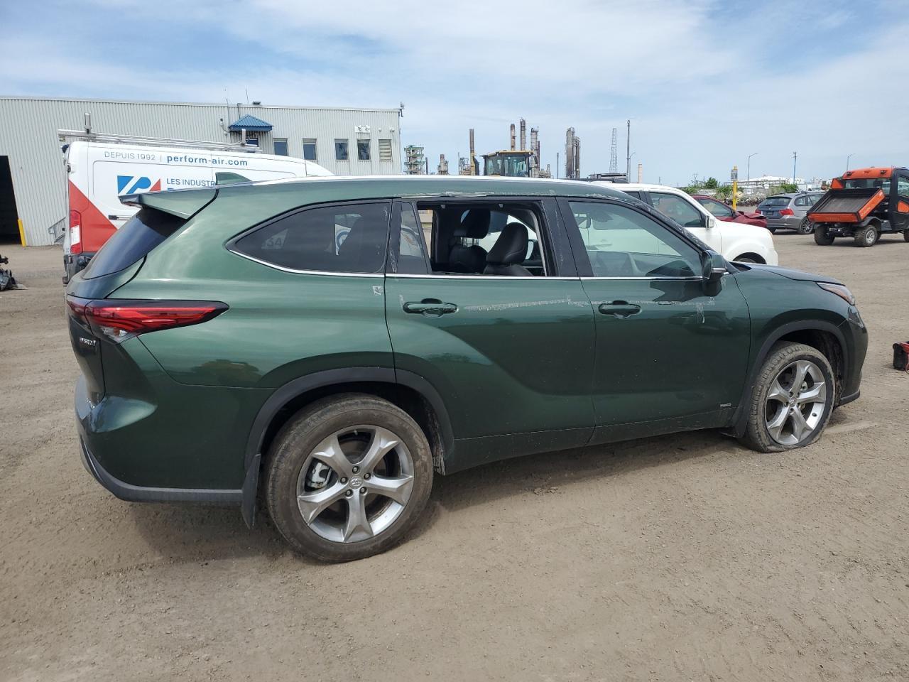2023 Toyota Highlander Hybrid Limited - Image 3