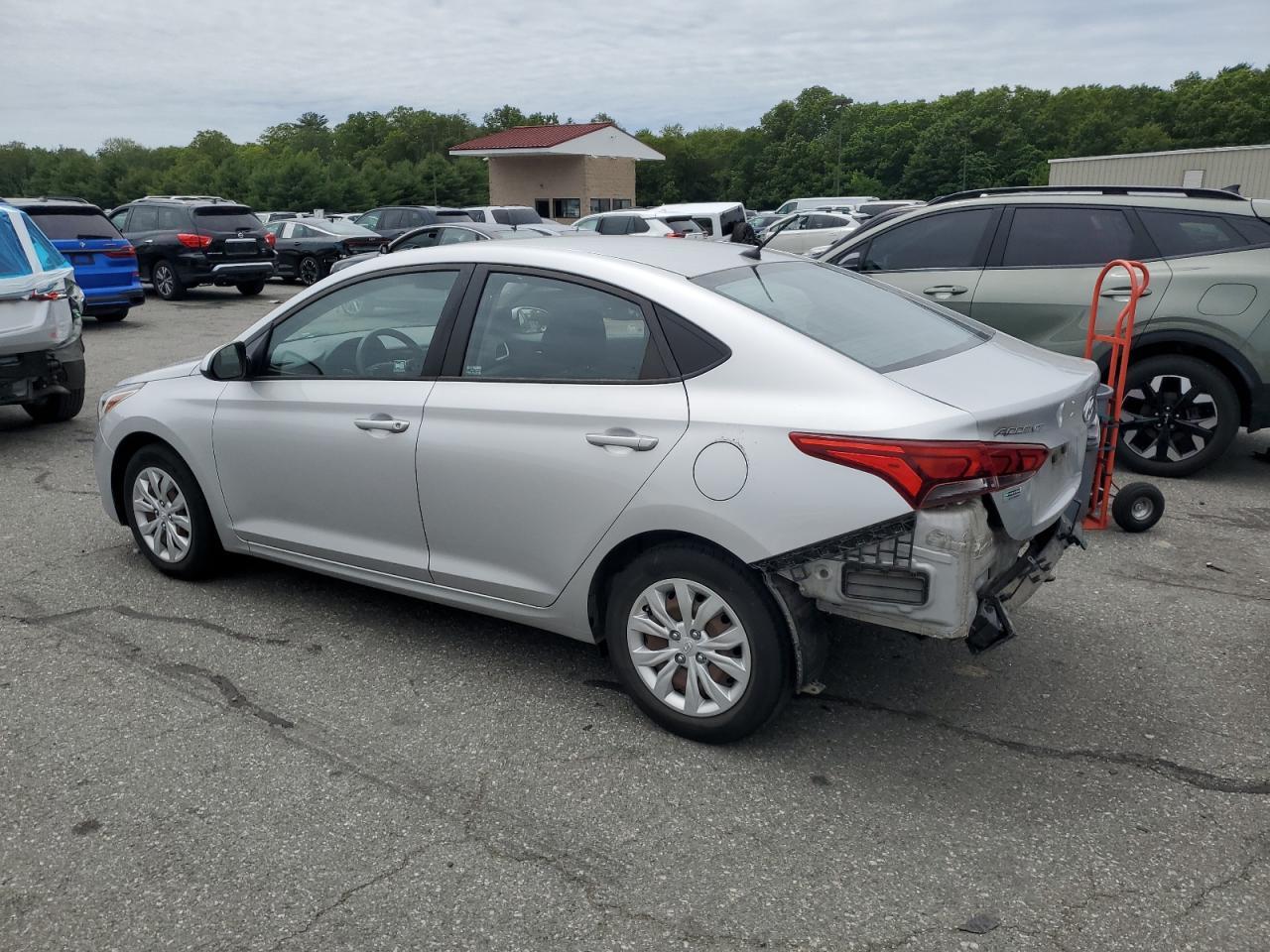 2019 Hyundai Accent Se - Image 2