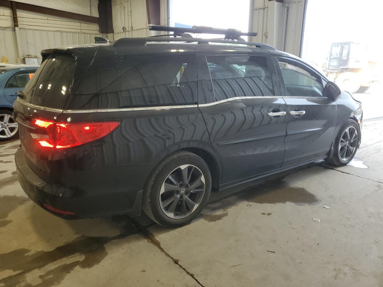 2023 Honda Odyssey Elite - Image 3