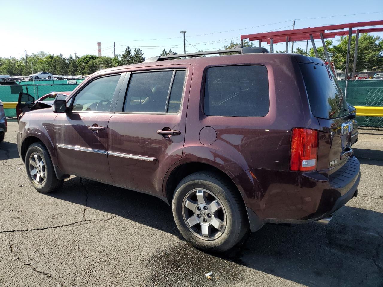 2011 Honda Pilot Touring - Image 2