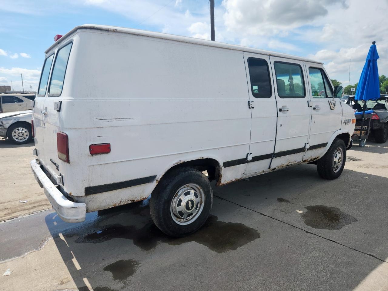 1994 Chevrolet Van G3500 - Фото 3