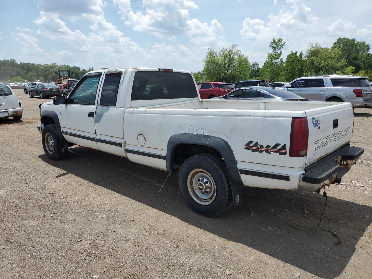 2000 Chevrolet Gmt-400 K2500 - Фото 2