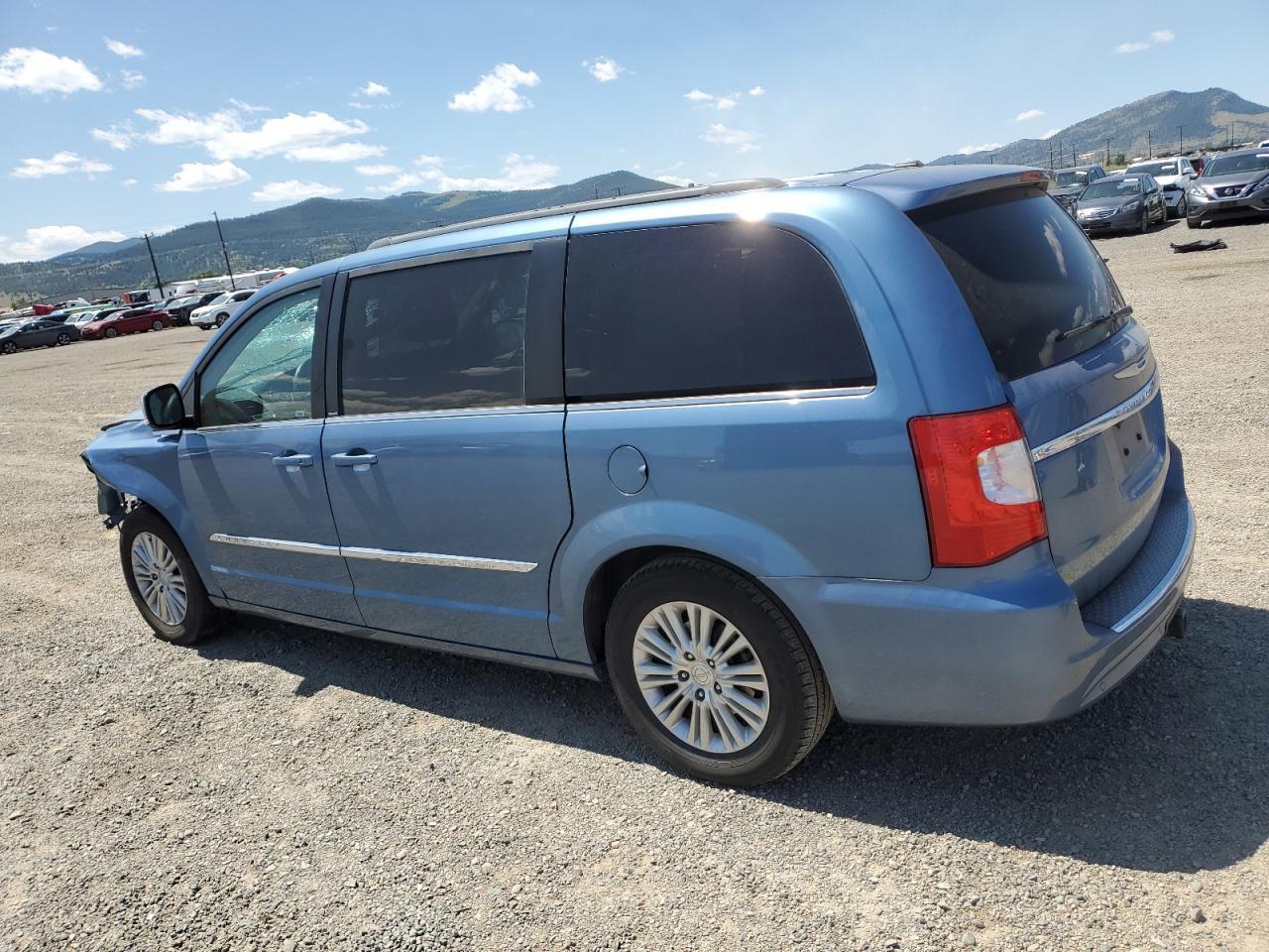 2011 Chrysler Town & Country Touring L - Image 2