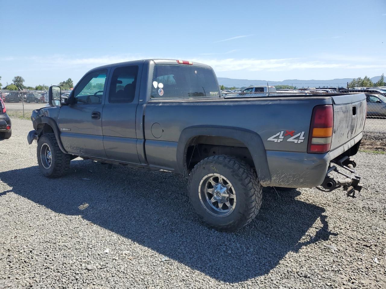 2002 Chevrolet Silverado K2500 Heavy Duty - Image 2