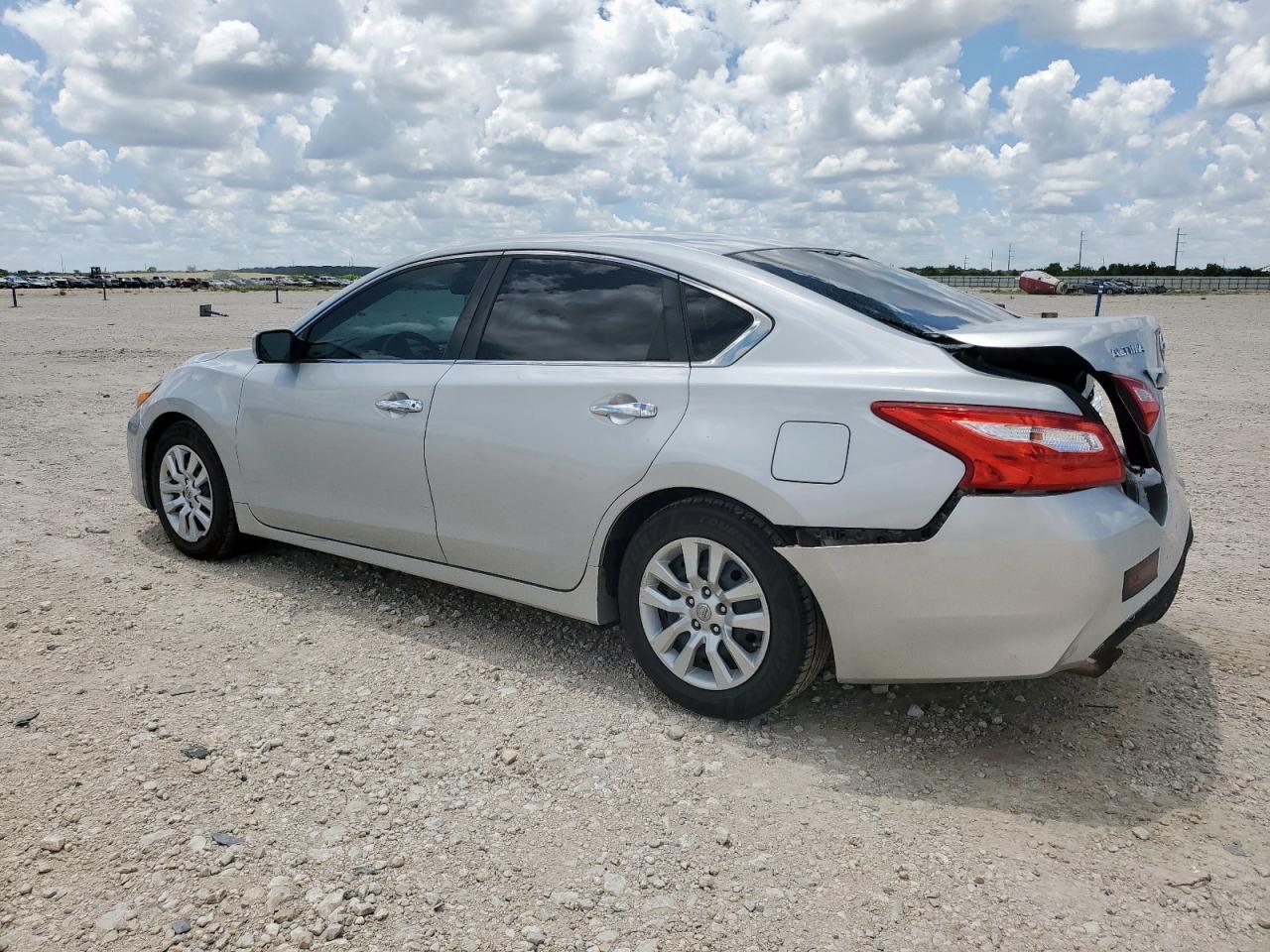 2016 Nissan Altima 2.5 - Image 2