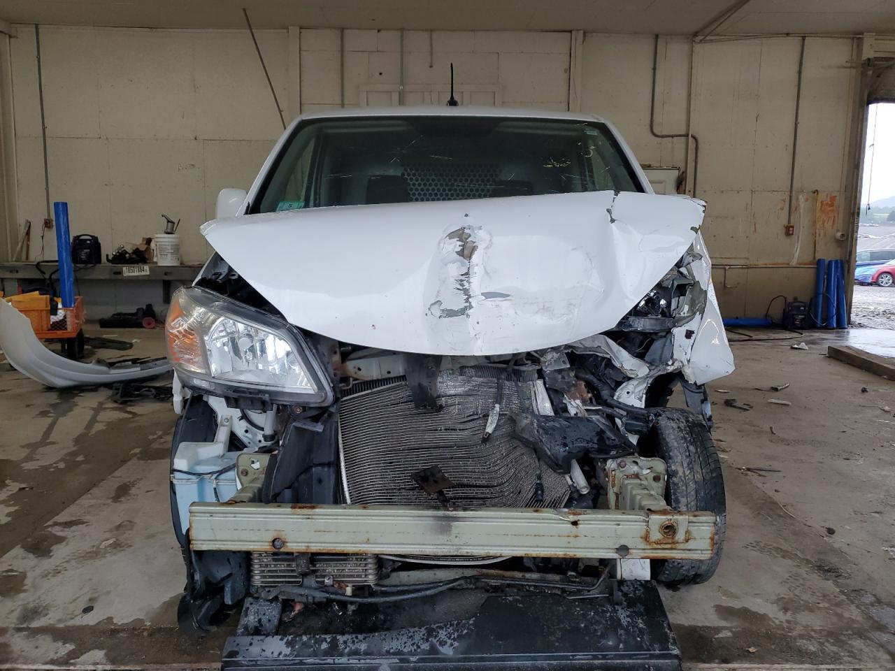 2015 Nissan Nv200 2.5S - Фото 5