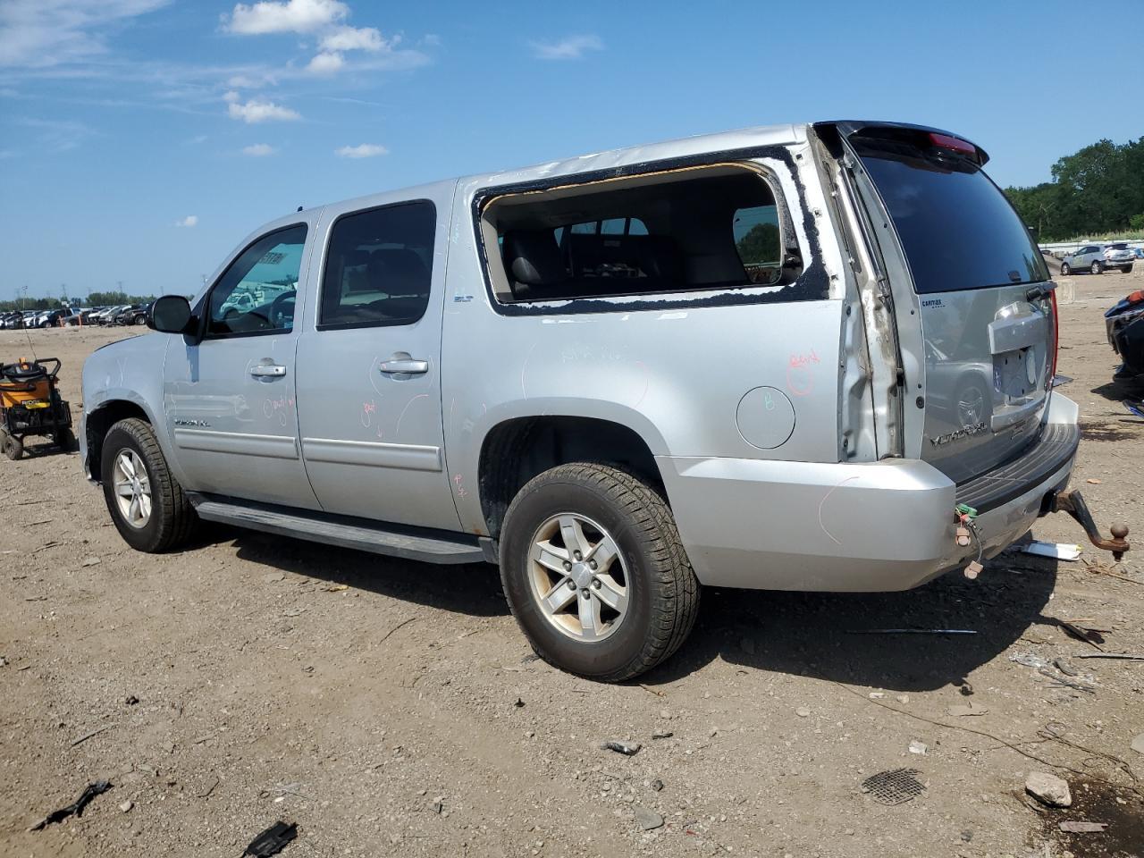 2013 GMC Yukon Xl K1500 Slt - Image 2