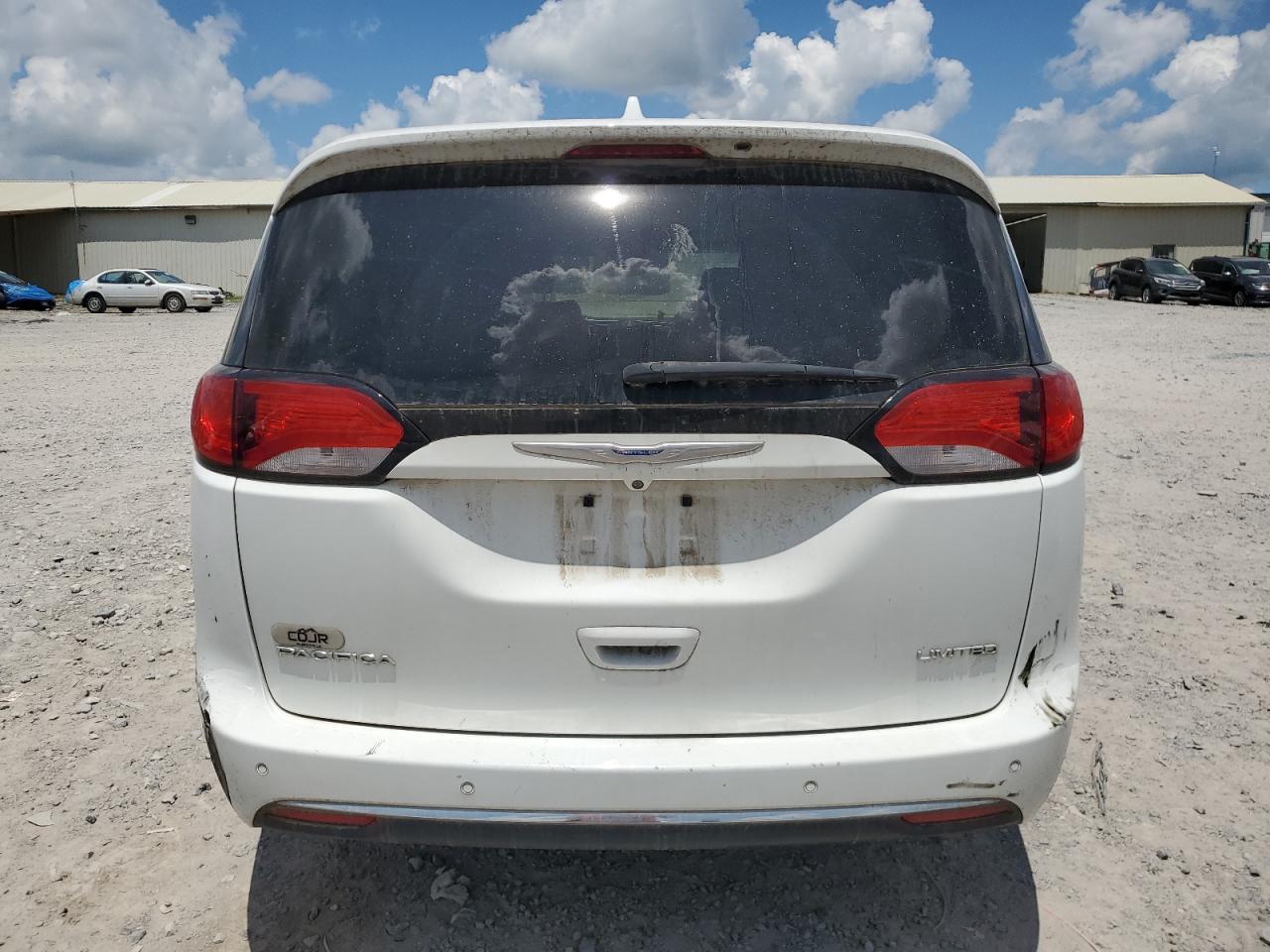 2018 Chrysler Pacifica Limited - Image 6
