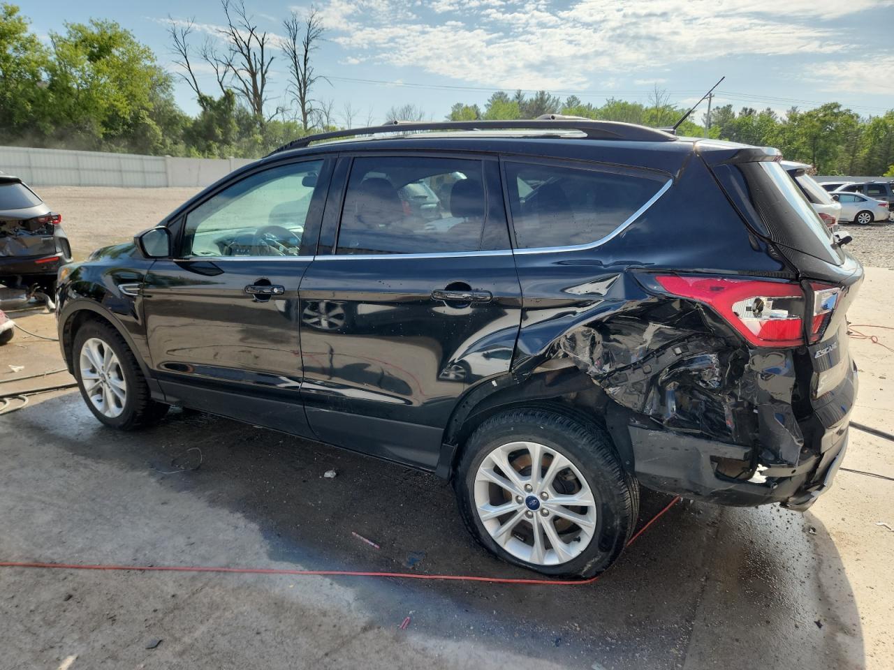 2017 Ford Escape Se - Фото 2